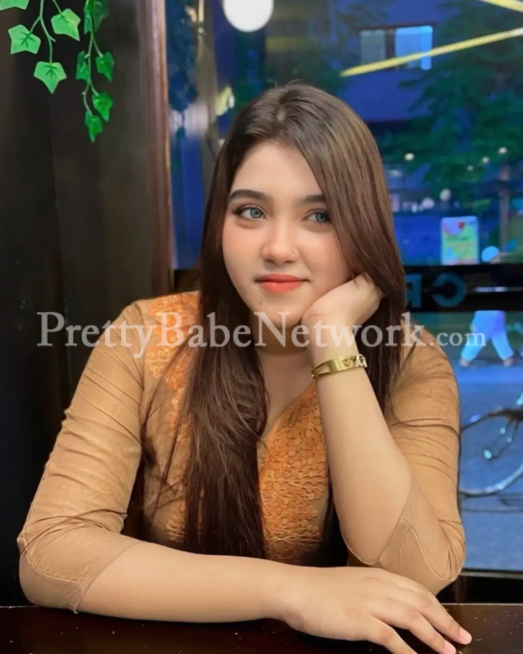 Premium Muslim Beauty Raisa - VIP Escort in Gaur City, Greater Noida